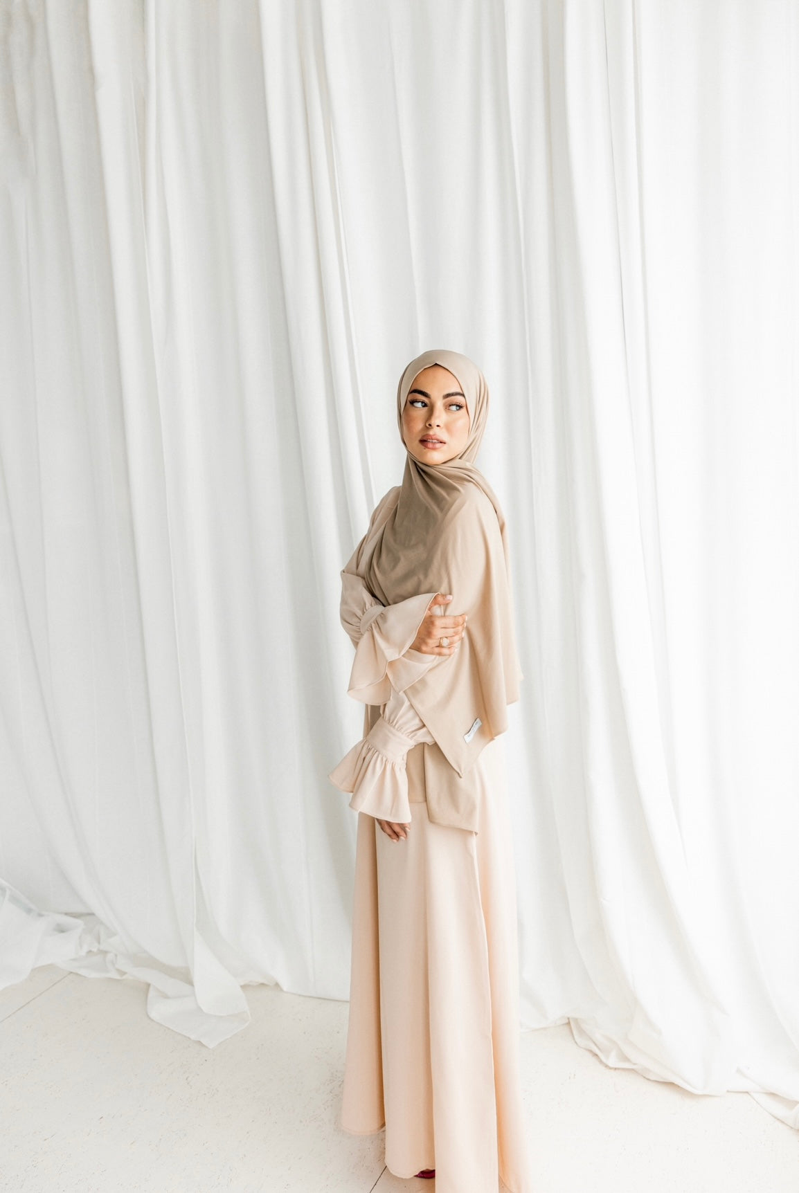 Abaya Rosa x Sand Beige