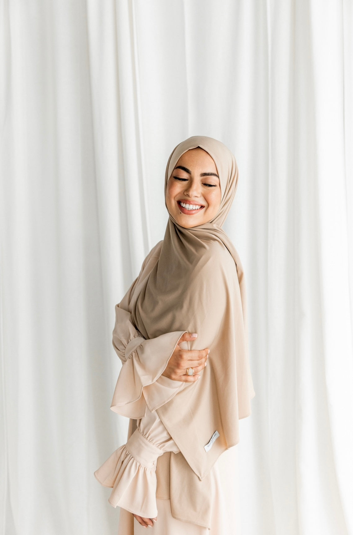 Abaya Rosa x Sand Beige