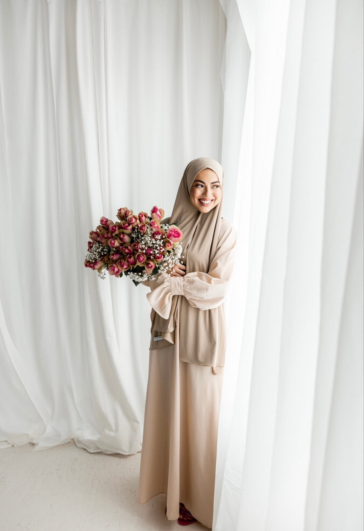 Abaya Rosa x Sand Beige